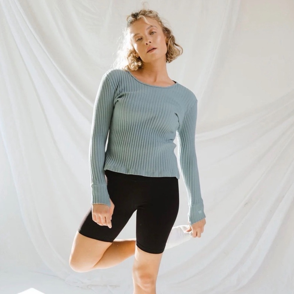 Albion Fit Channel Crew Long Sleeve Top in Dusk - Picture 3 of 5